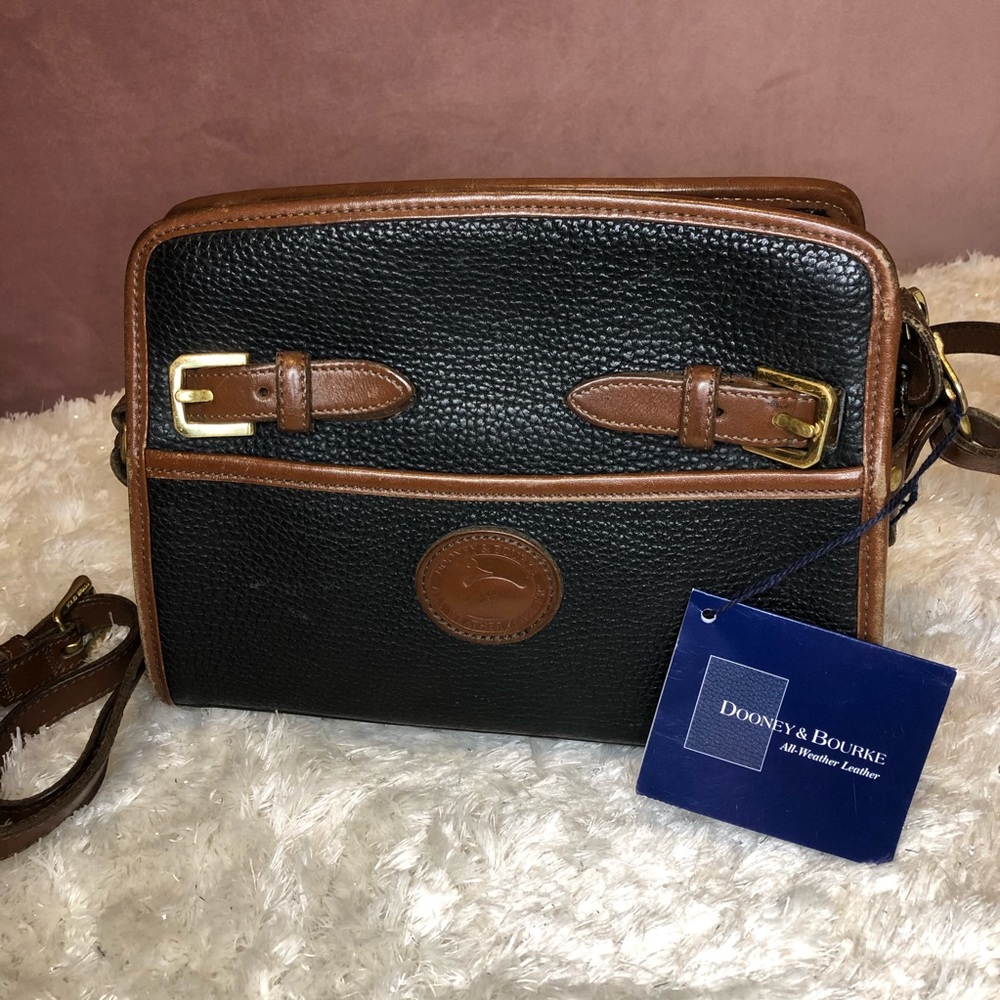 DOONEY & BOURKE BUCKLE ZIP TOP